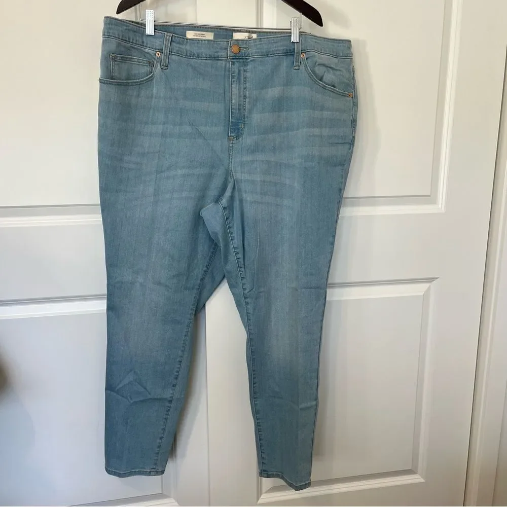 Universal Threads High Rise Skinny NEW light blue 24W
